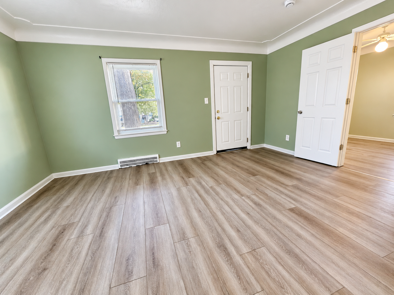 8035 Kaltz - Photo 3 of 16