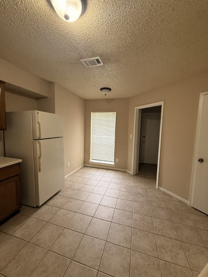 10602 Village Trail Dr - Photo 3 of 9