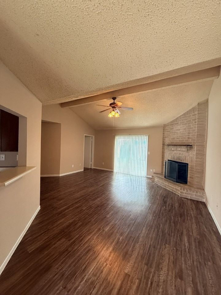 10602 Village Trail Dr - Photo 5 of 9