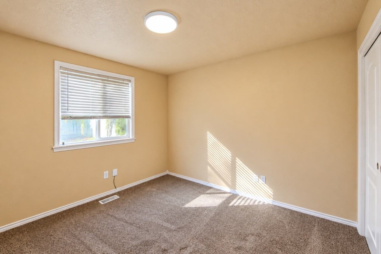 17885 Monarch Way - Photo 6 of 14