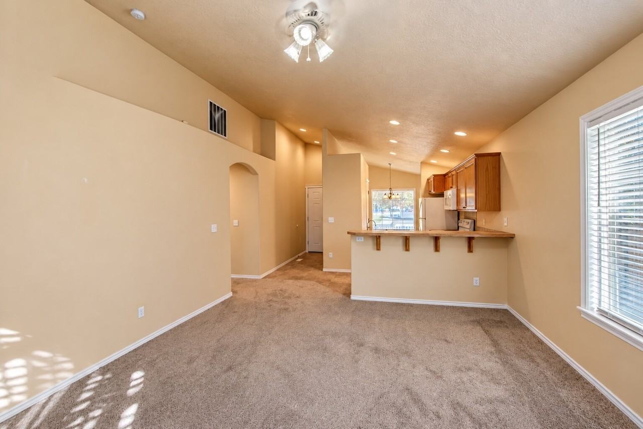 17885 Monarch Way - Photo 3 of 14