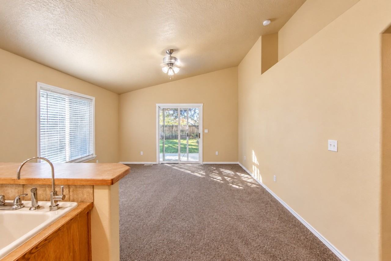 17885 Monarch Way - Photo 2 of 14
