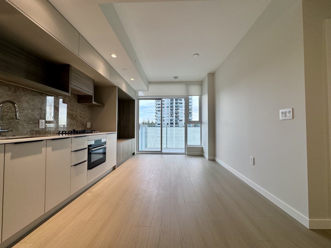 612 Elmwood Street #9xx - Photo 3 of 12