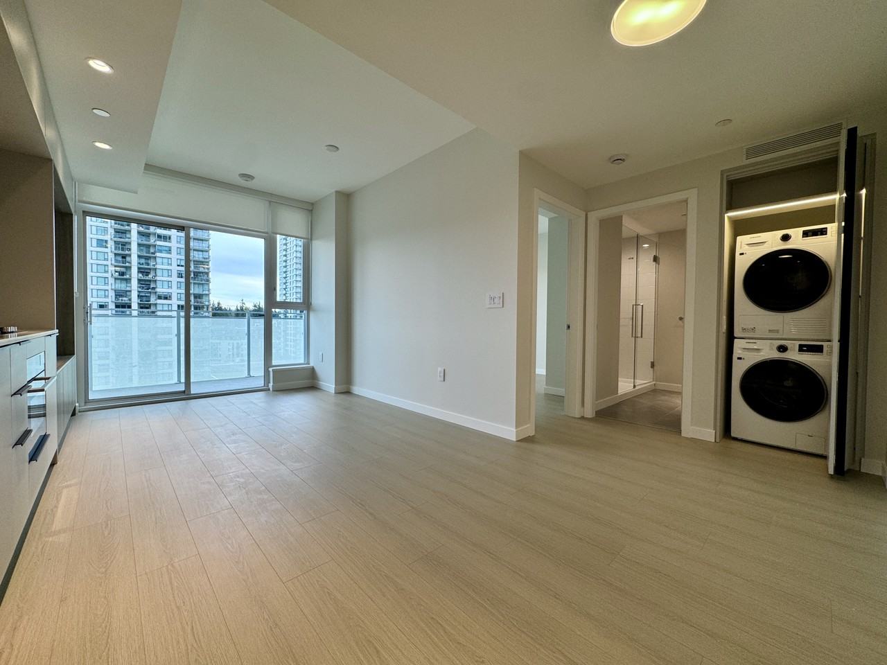 612 Elmwood Street #9xx - Photo 4 of 12