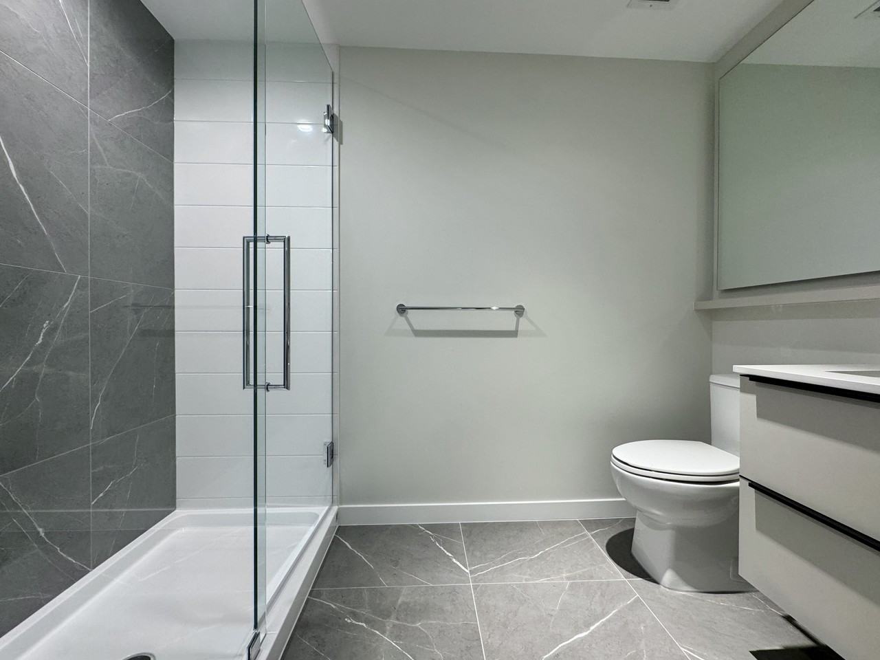 612 Elmwood Street #9xx - Photo 6 of 12