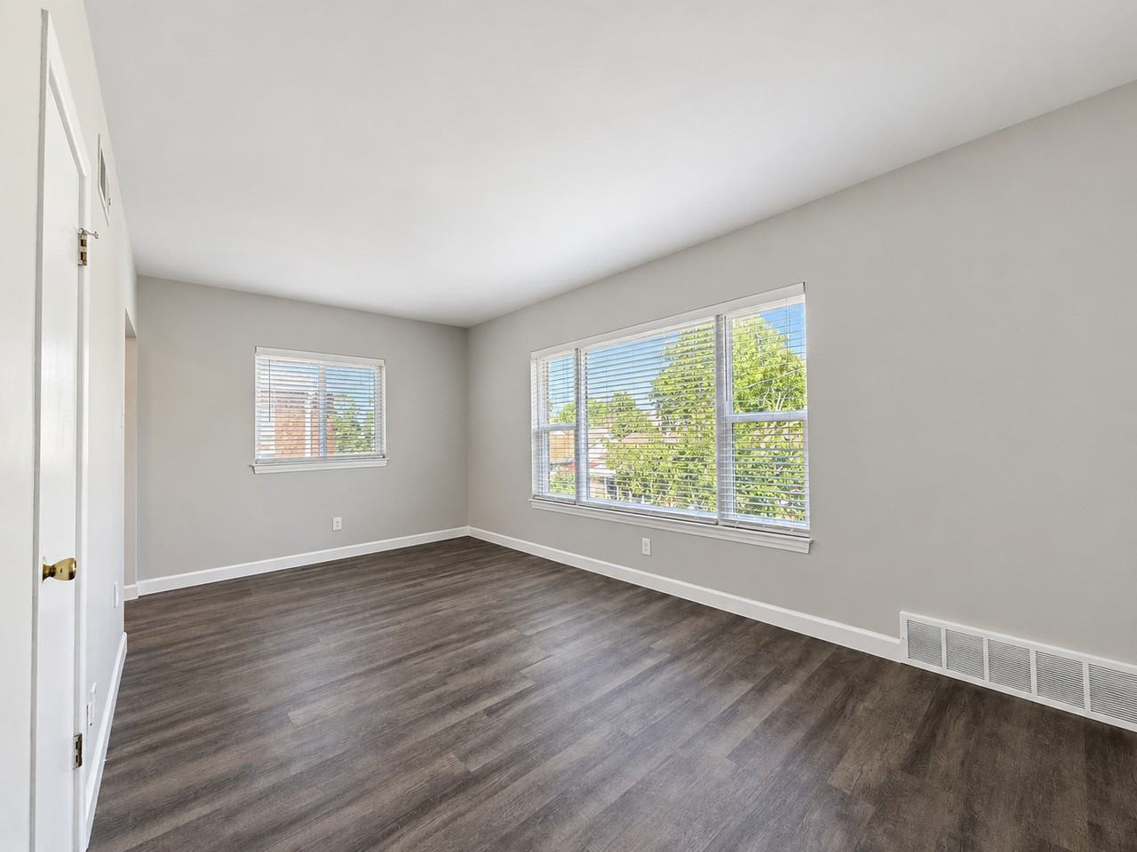 4117 Germania St #2G - Photo 4 of 9