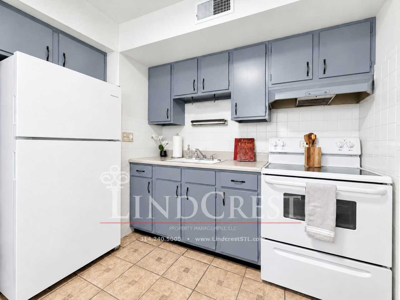 7422 Gravois Ave #1A - Photo 3 of 9
