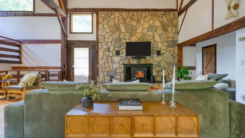 5 Longview Rd #NA - Photo 2 of 15
