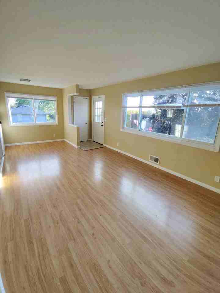 1900 Mendelssohn Ave N #NA - Photo 3 of 18