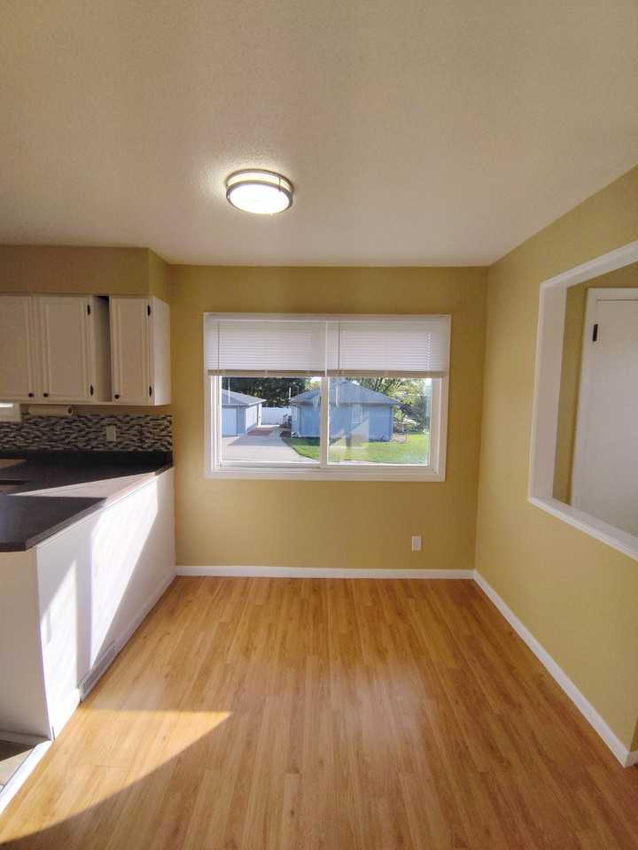 1900 Mendelssohn Ave N #NA - Photo 4 of 18
