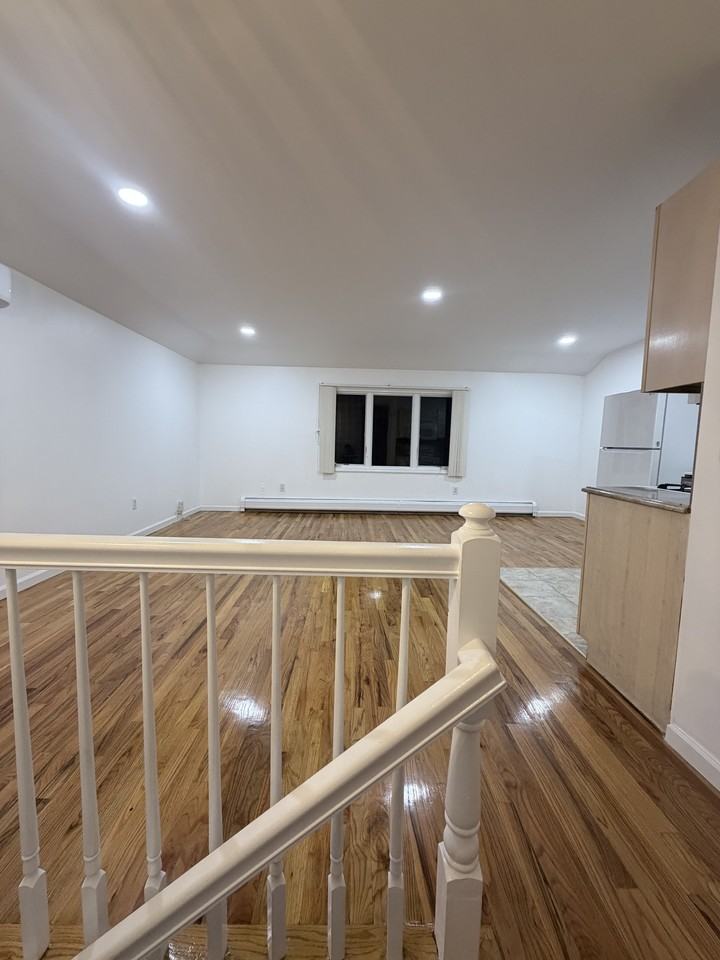 282 Ramona Ave #2RT - Photo 2 of 11
