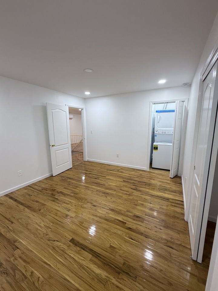 282 Ramona Ave #2RT - Photo 4 of 11