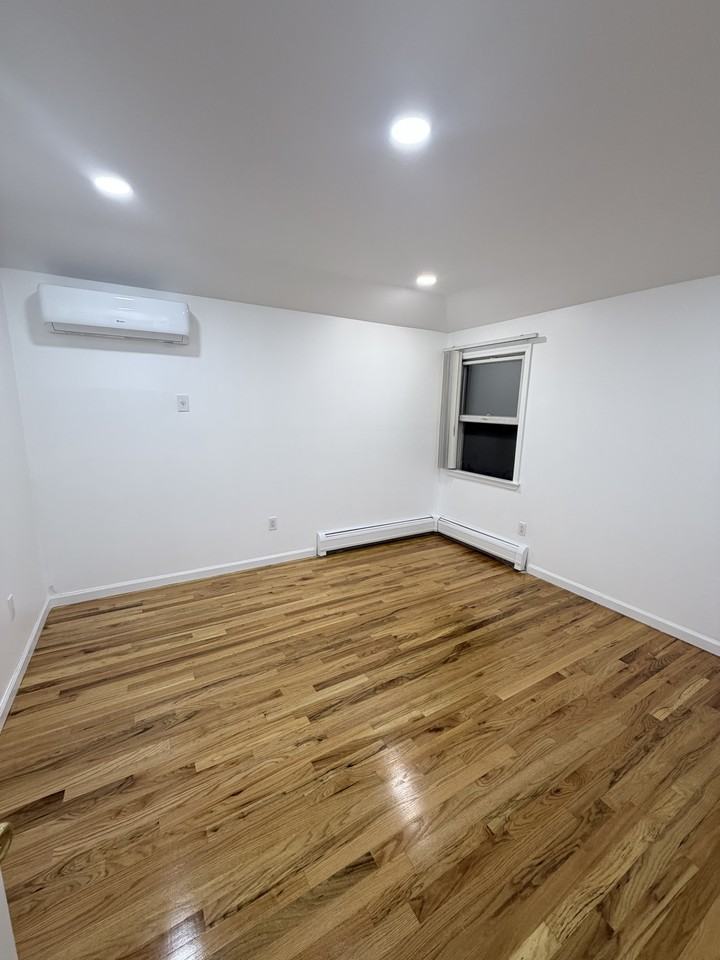 282 Ramona Ave #2RT - Photo 7 of 11