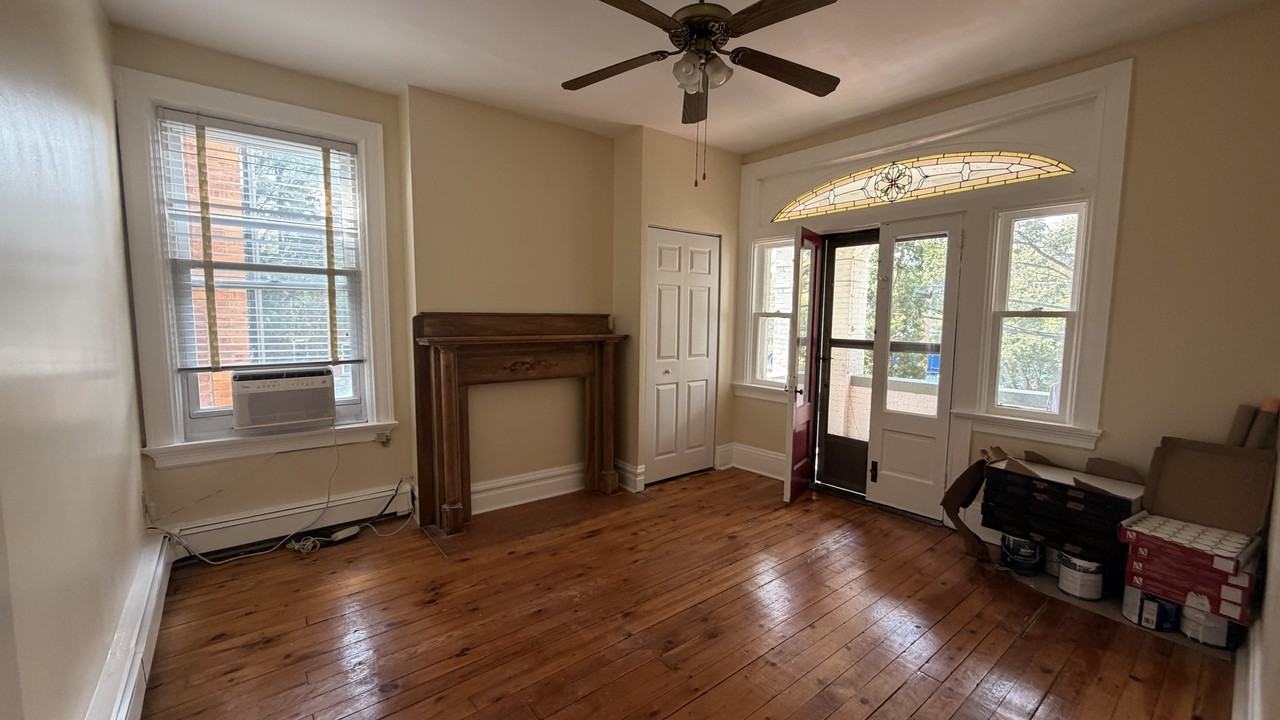 127 S Aiken Ave - Photo 3 of 16