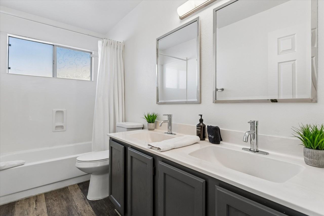 7233 W Corrine Dr #NA - Photo 3 of 19