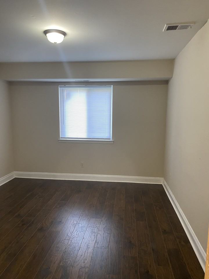 43284 Mound Rd #404 - Photo 5 of 8