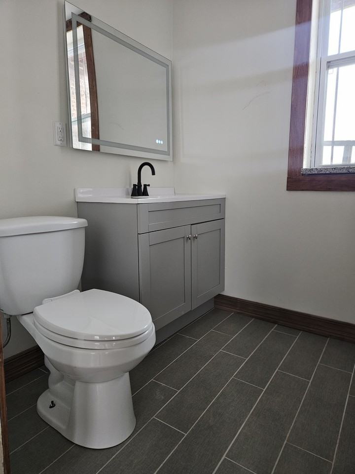 2216 S Washtenaw Ave #3N - Photo 2 of 14
