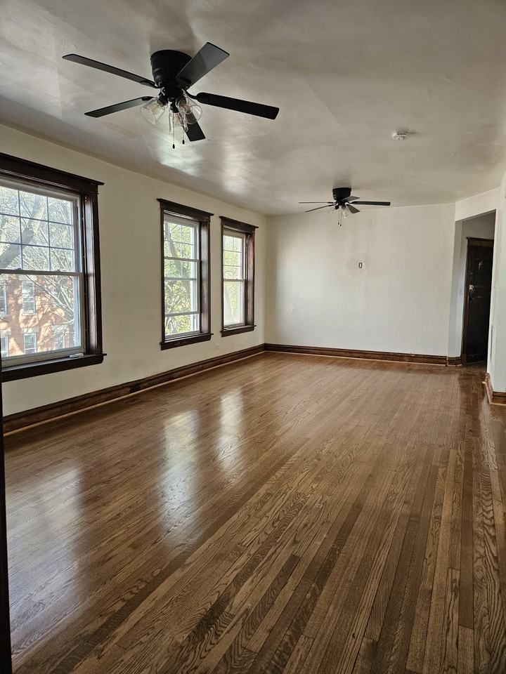 2216 S Washtenaw Ave #3N - Photo 5 of 14