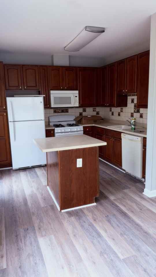 45516 Lakemont Sq #NA - Photo 4 of 9