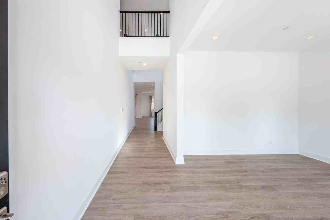 27554 Elderberry Dr - Photo 4 of 49
