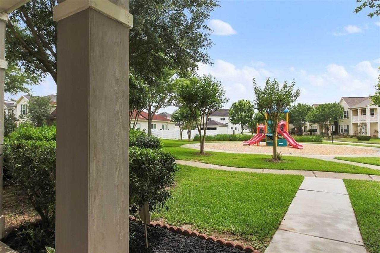 11736 Chanteloup Dr - Photo 3 of 24