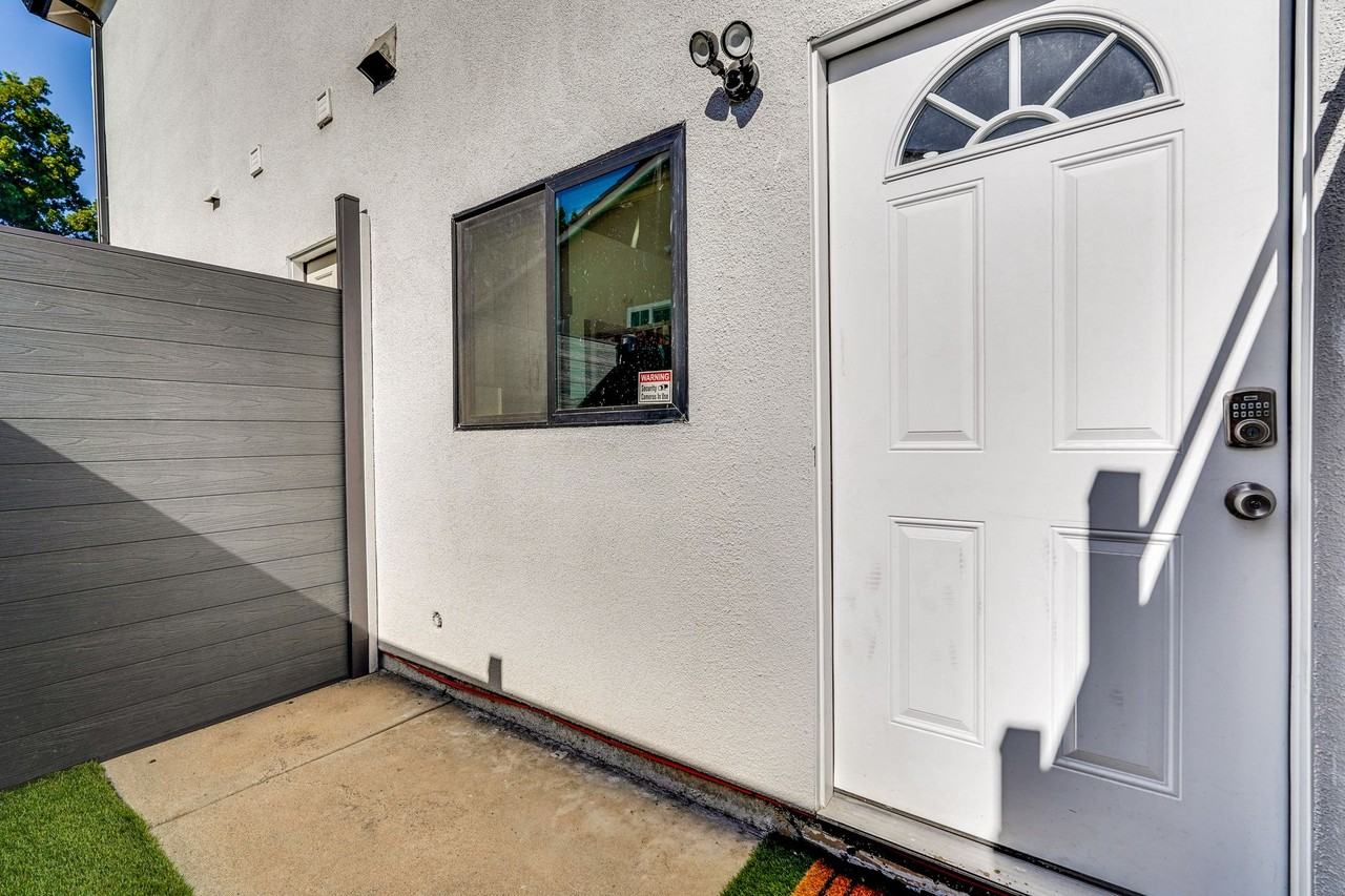 3505 Dahill Ct - Photo 5 of 49