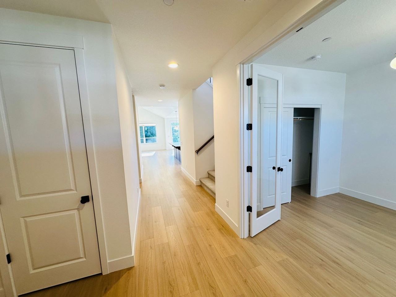 5194 N 91st Ave - Photo 4 of 40