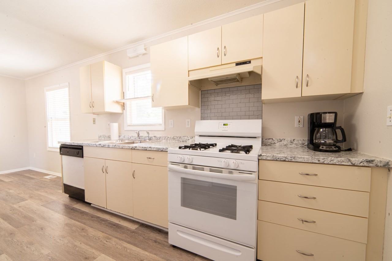 239 Luciano Ave - Photo 2 of 25
