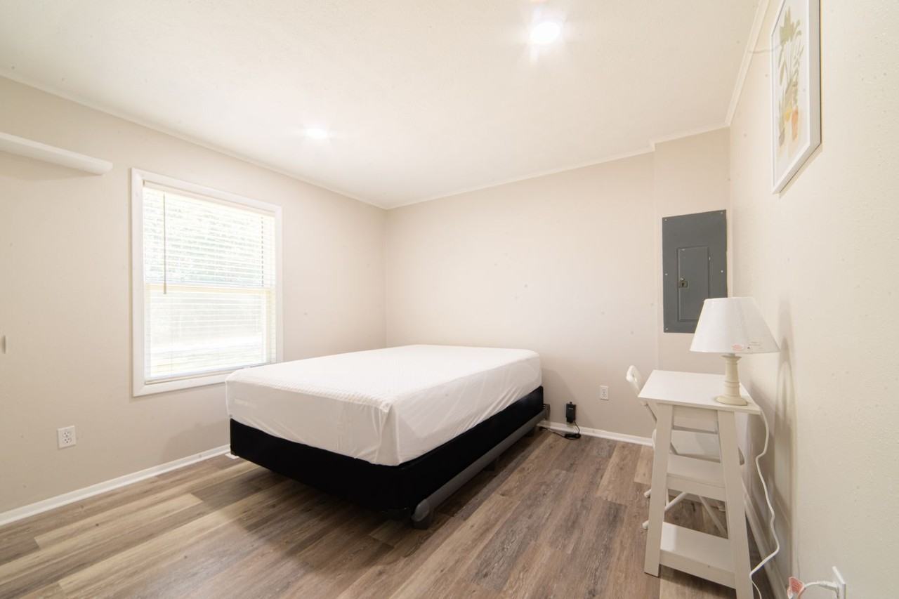 239 Luciano Ave - Photo 7 of 25