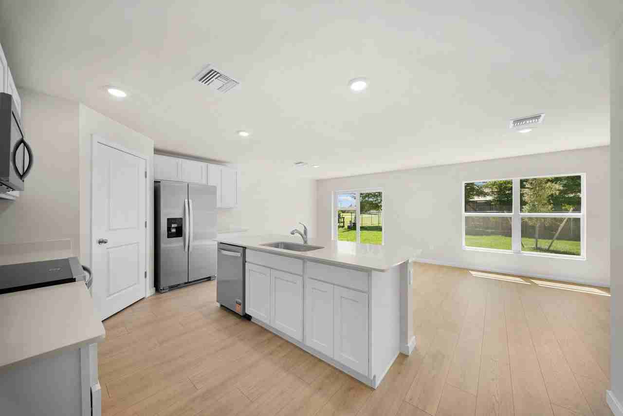 914 Sw 33rd Ter - Photo 5 of 31