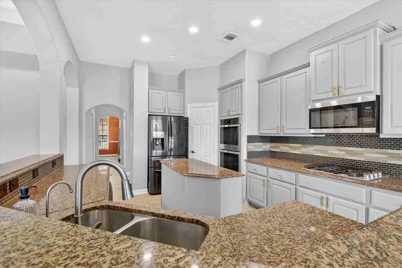 11127 Salento Ct - Photo 3 of 10