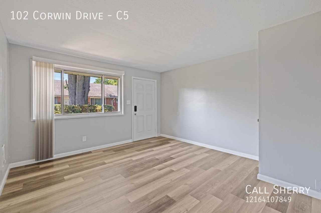 102 Corwin Dr #C5 - Photo 7 of 15