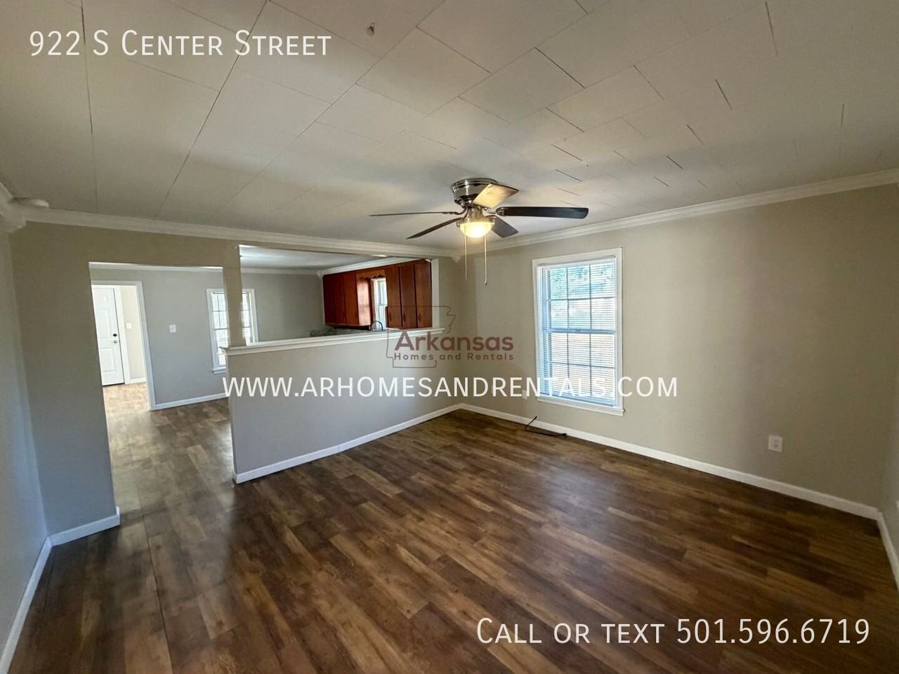 922 S Center St - Photo 3 of 17