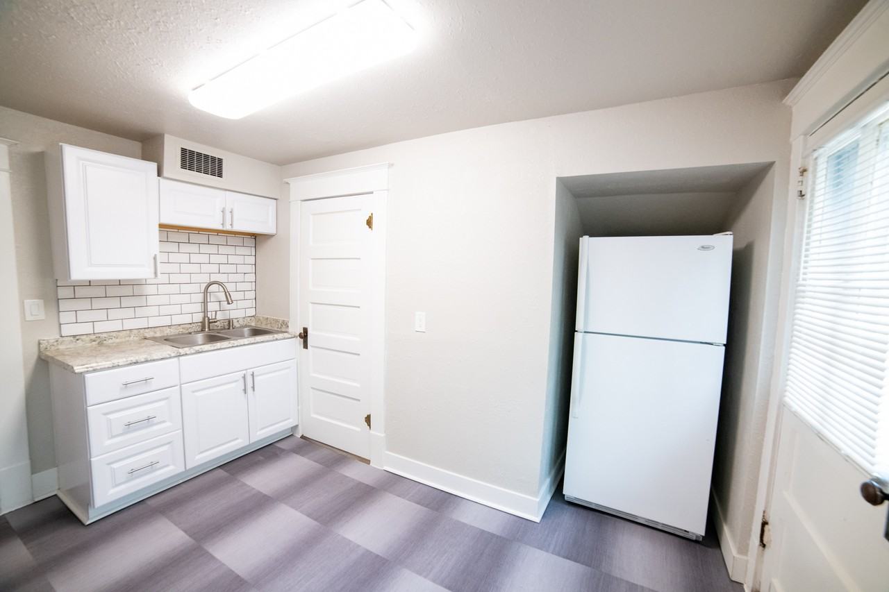 1515 3rd Ave N - Photo 3 of 18
