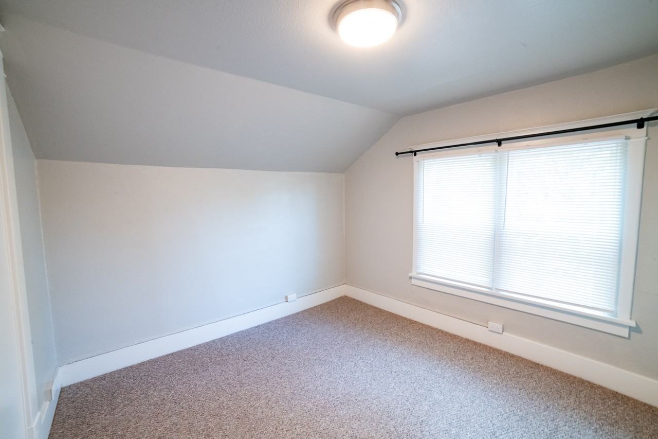 1515 3rd Ave N - Photo 6 of 18