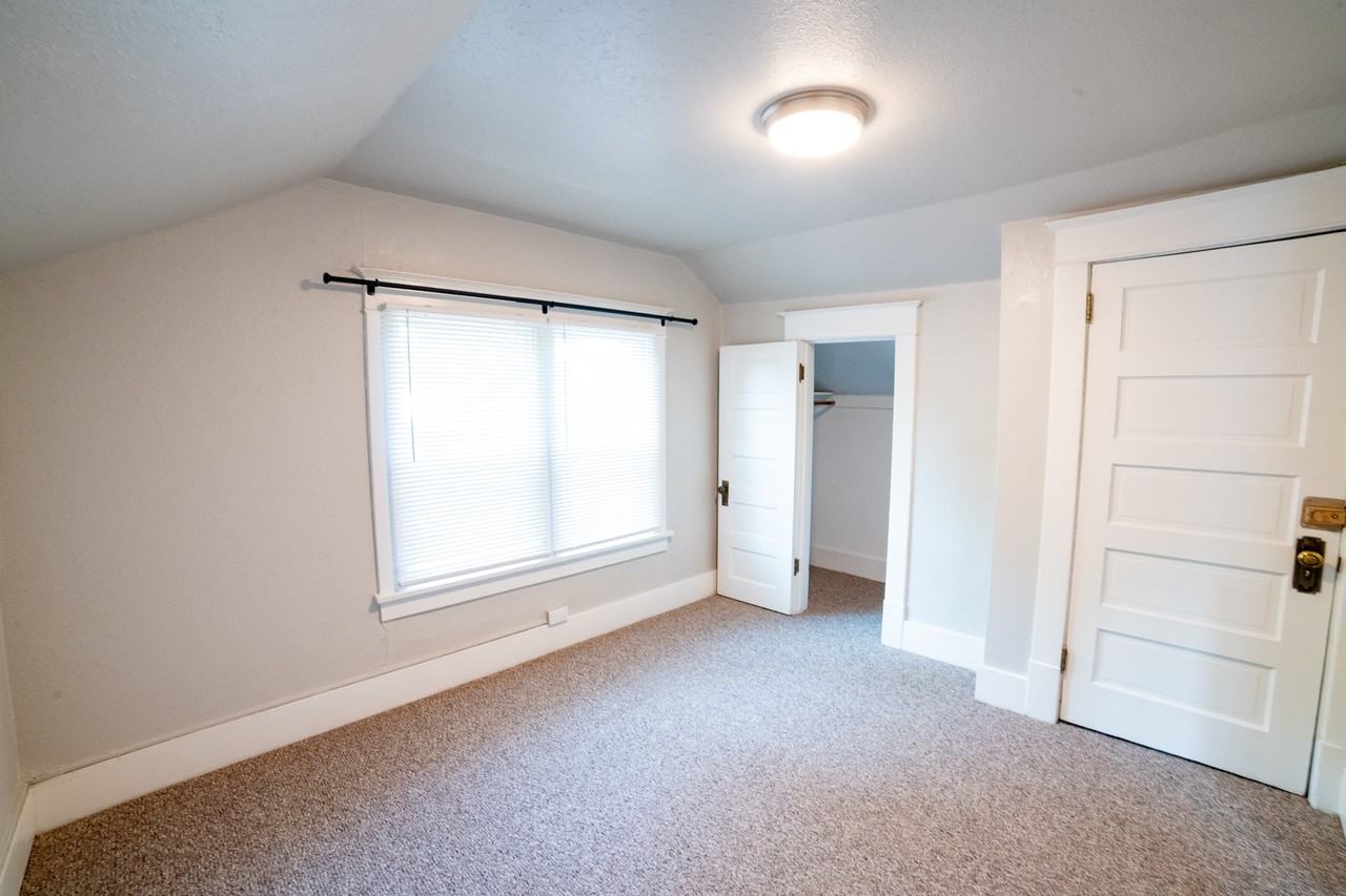 1515 3rd Ave N - Photo 7 of 18