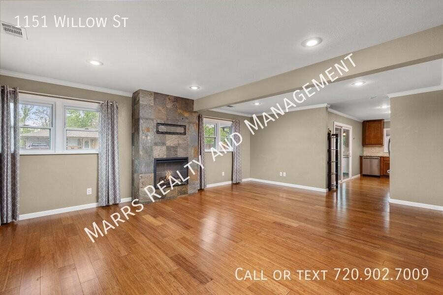 1151 Willow St - Photo 5 of 24