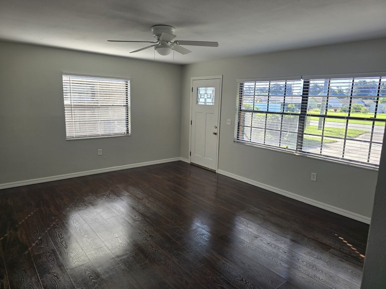 2019 Country Club Rd N - Photo 3 of 20