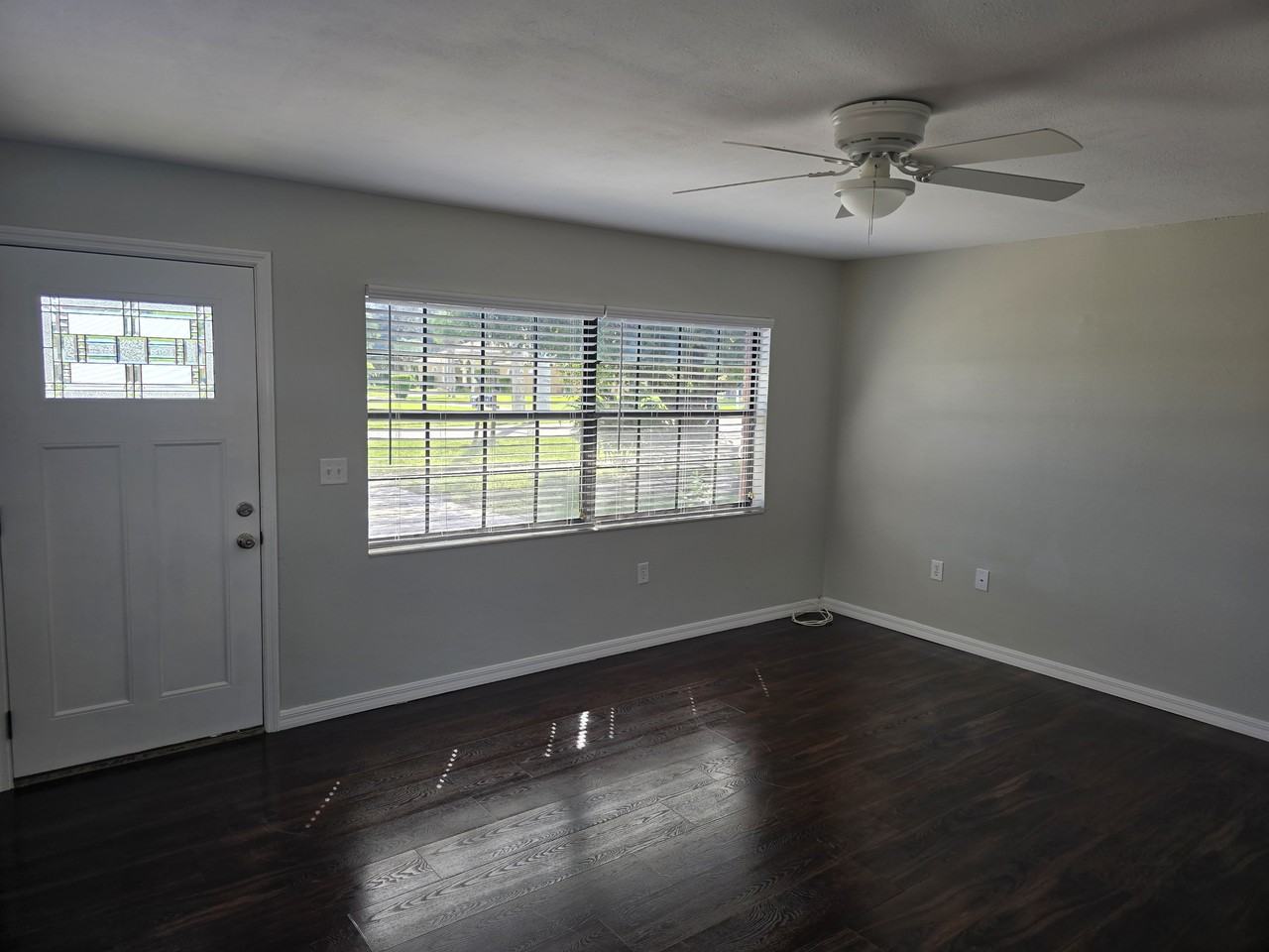2019 Country Club Rd N - Photo 4 of 20