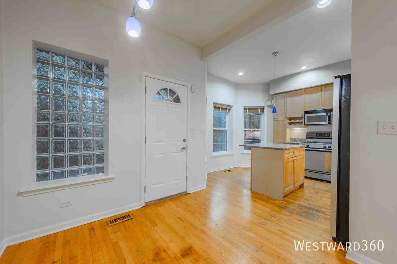 1017 W Dakin St #1 - Photo 6 of 32