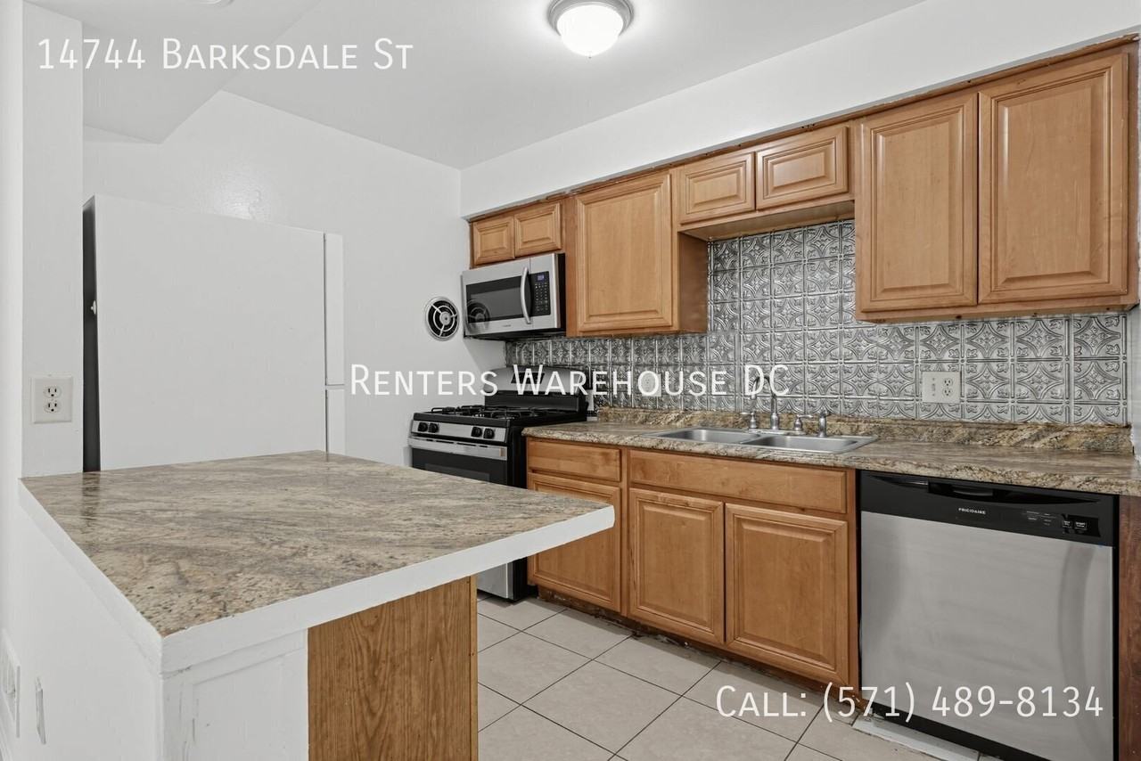 14744 Barksdale St - Photo 4 of 31