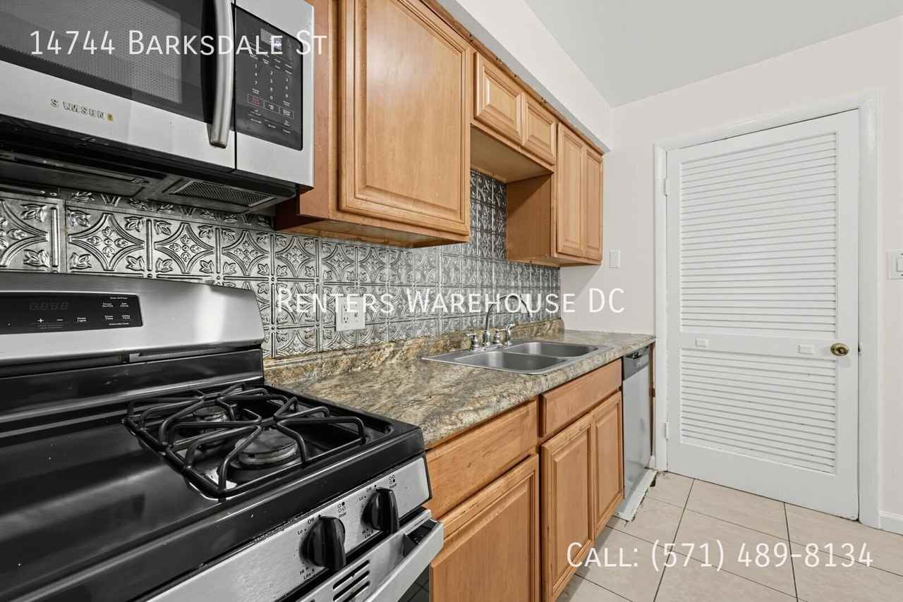 14744 Barksdale St - Photo 6 of 31