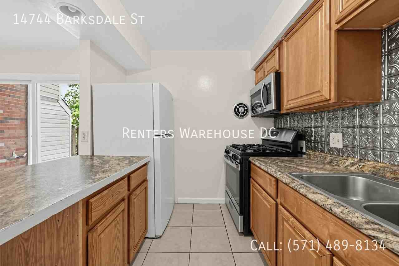 14744 Barksdale St - Photo 7 of 31