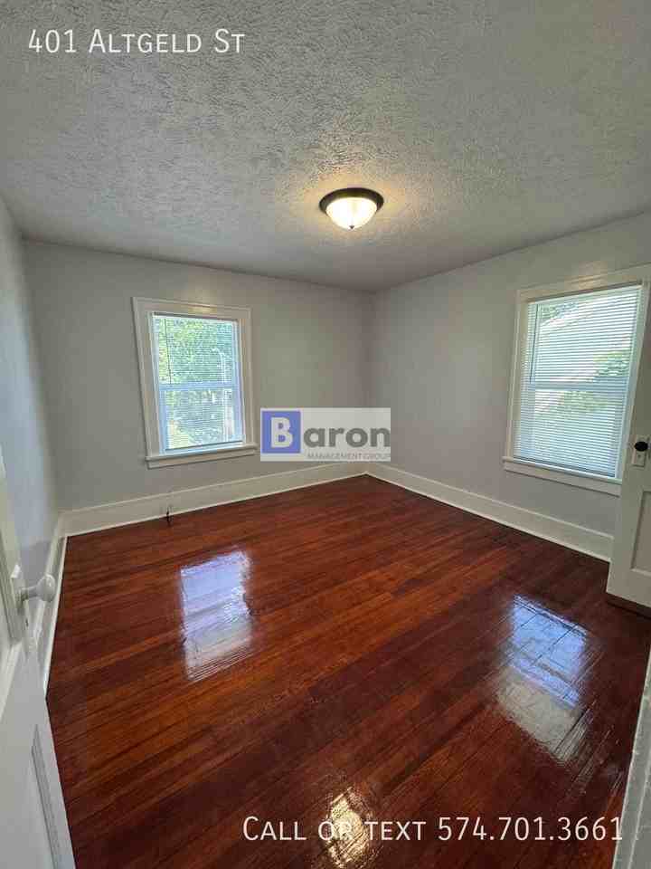 401 Altgeld St - Photo 3 of 17