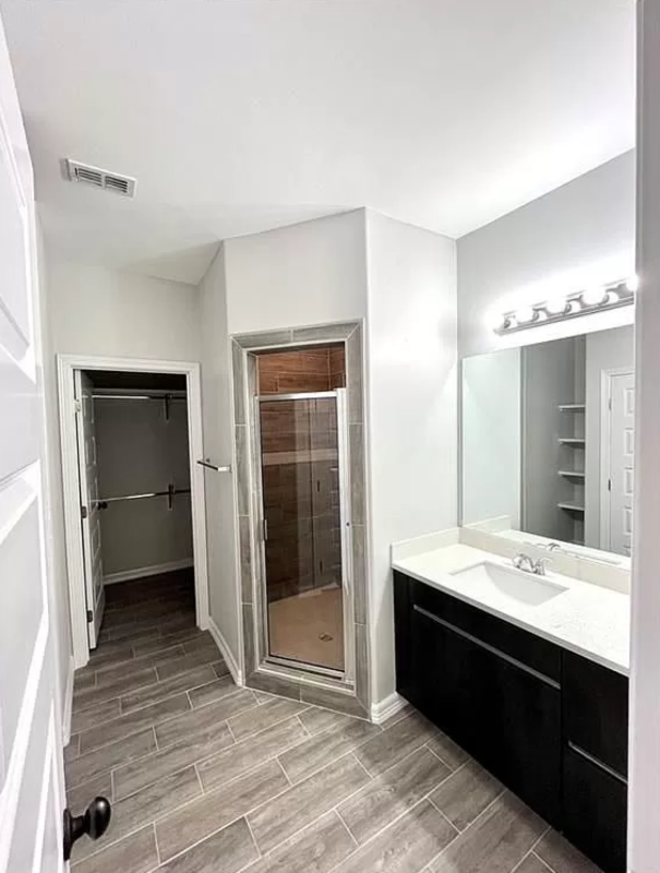 913 W La Pointe Ave #2 - Photo 5 of 14