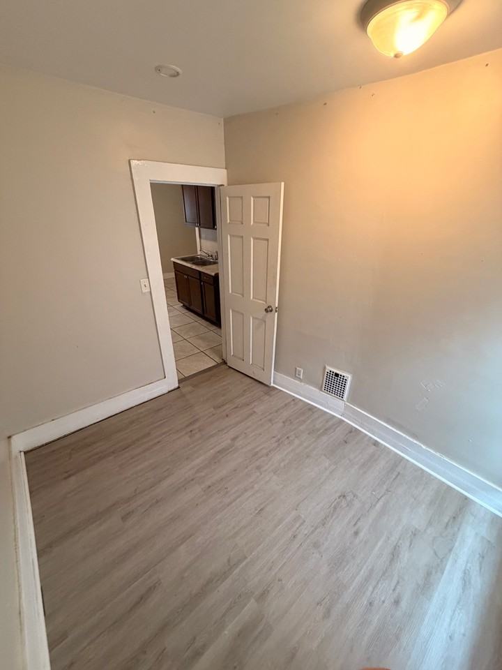 115 Eureka St #2 - Photo 7 of 11