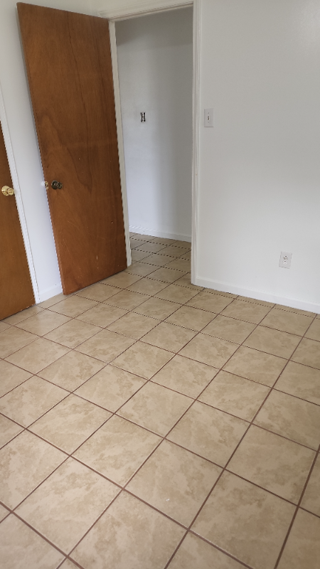 211 Dillard St - Photo 6 of 18