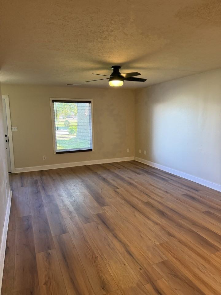 426 Cedar St - Photo 4 of 10