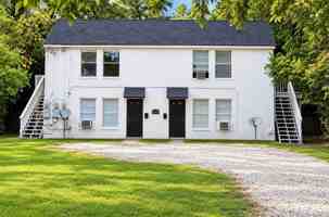 featured image of 2129 Ford St #B