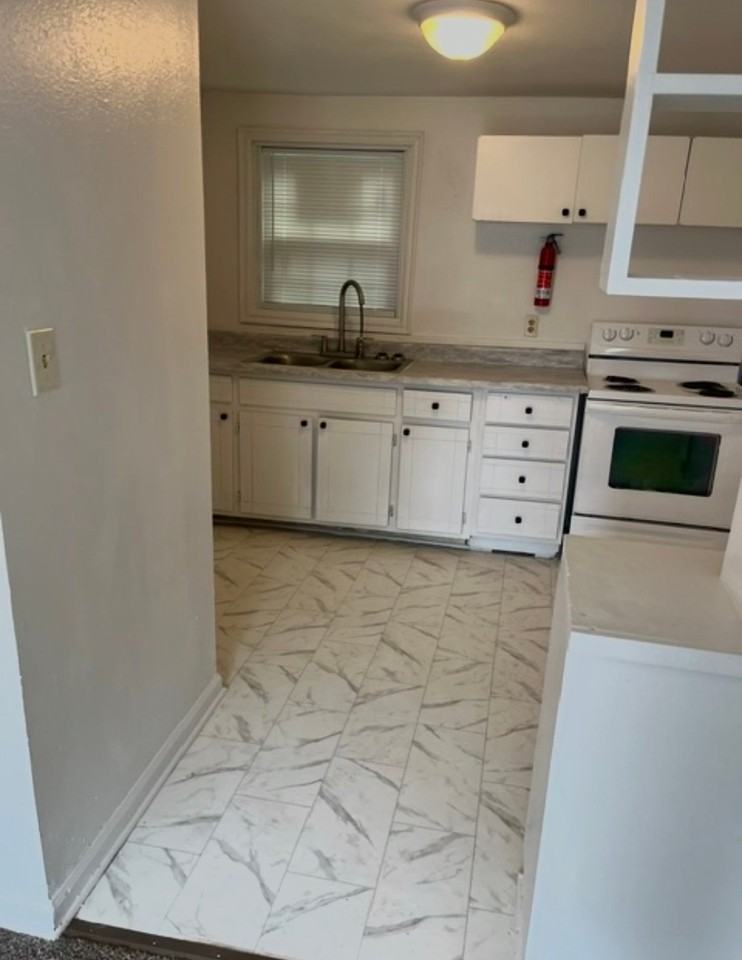 2129 Ford St #B - Photo 2 of 14